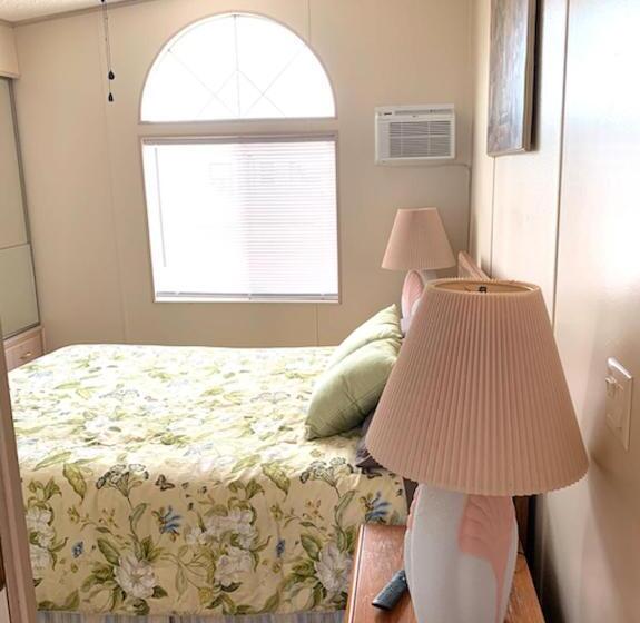 منزل غرفة نوم واحدة, Woody S Rv Resort Llc