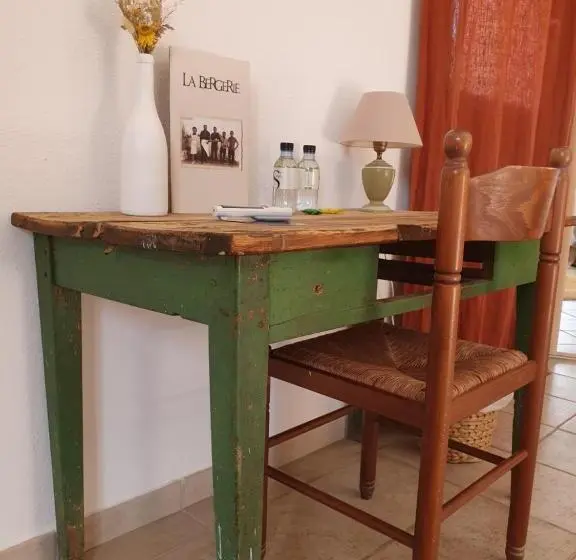 اتاق استاندارد, La Bergerie