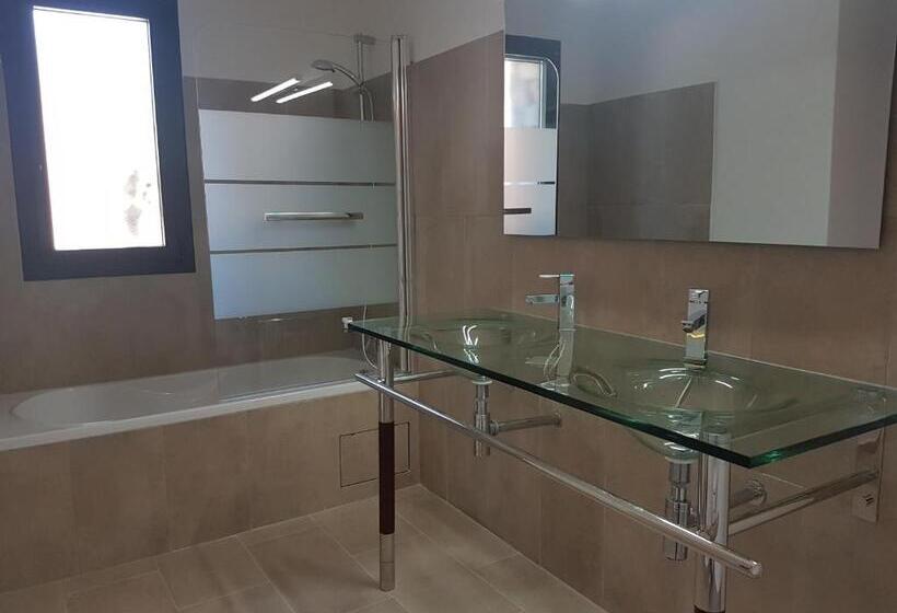 Четырехместный Номер Стандарт, La Bergerie