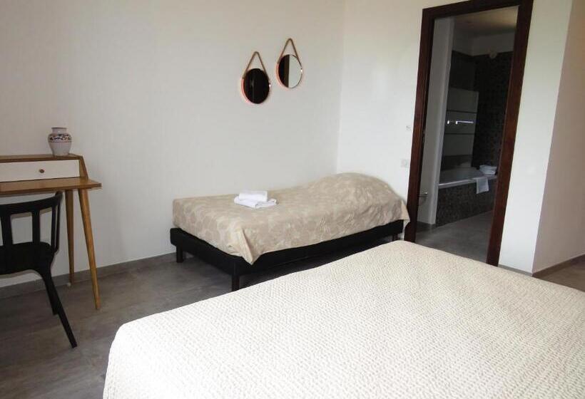 Трехместный Superior Вид на Море, La Bergerie