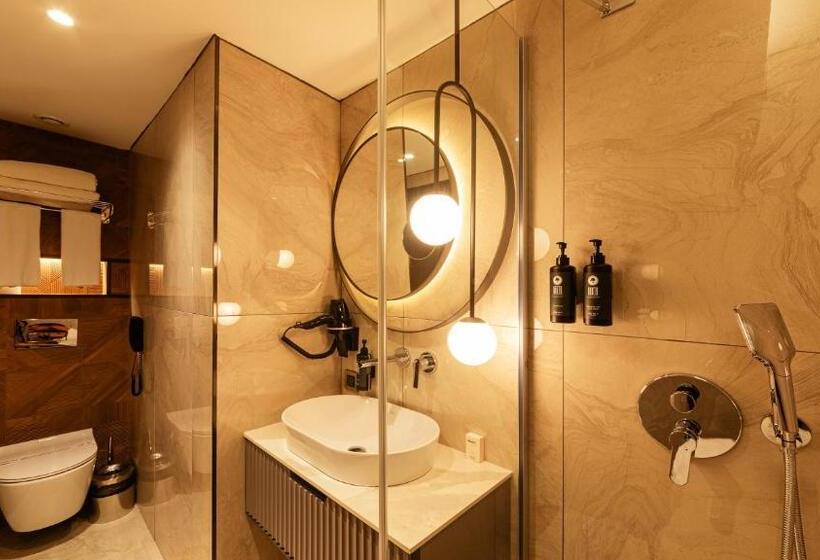 Quarto Deluxe, Levni Istanbul Hotel Handwritten Collection