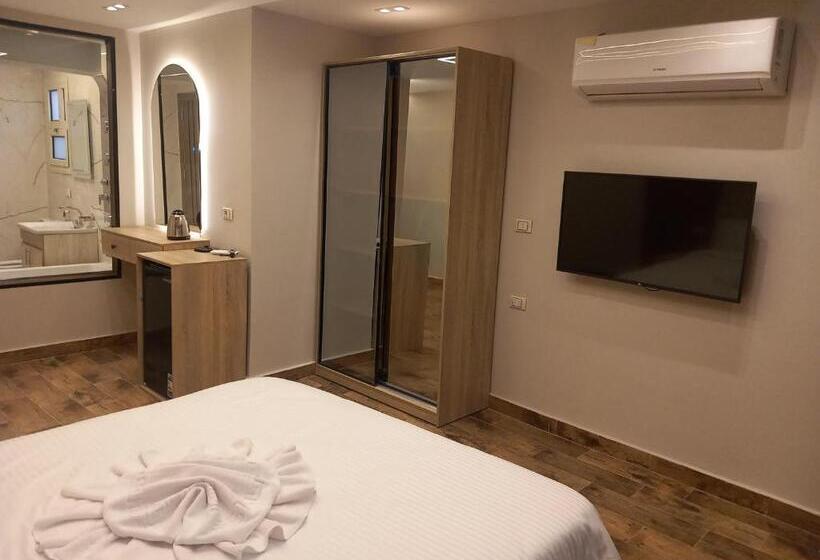 اتاق استاندارد با تخت بزرگ, Pyramids Enigma Grand Lodge