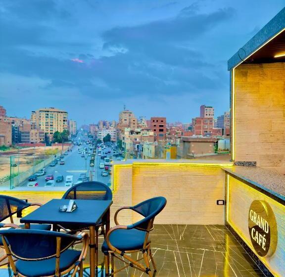 اتاق استاندارد با تخت بزرگ, Pyramids Enigma Grand Lodge