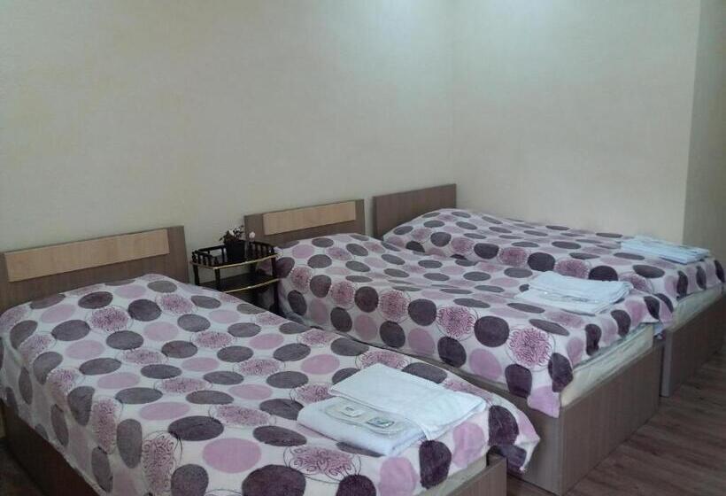 اتاق استاندارد سه نفره, Areni Tavern B&b