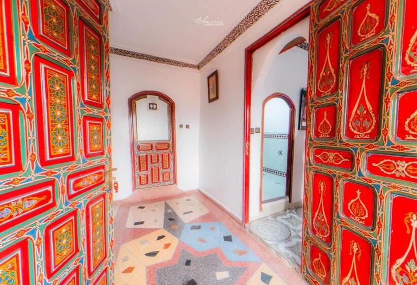 اتاق استاندارد سه نفره, Chefchaouen