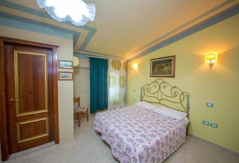 חדר סטנדרט עם מרפסת, San Saena