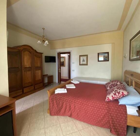 Triple Room Sea View, San Saena