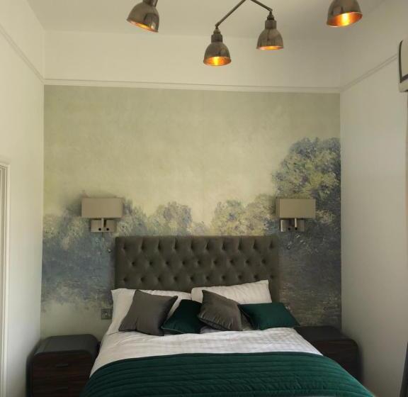 חדר סטנדרט, The Strand Hotel, The Former Residence Of Oscar Wilde