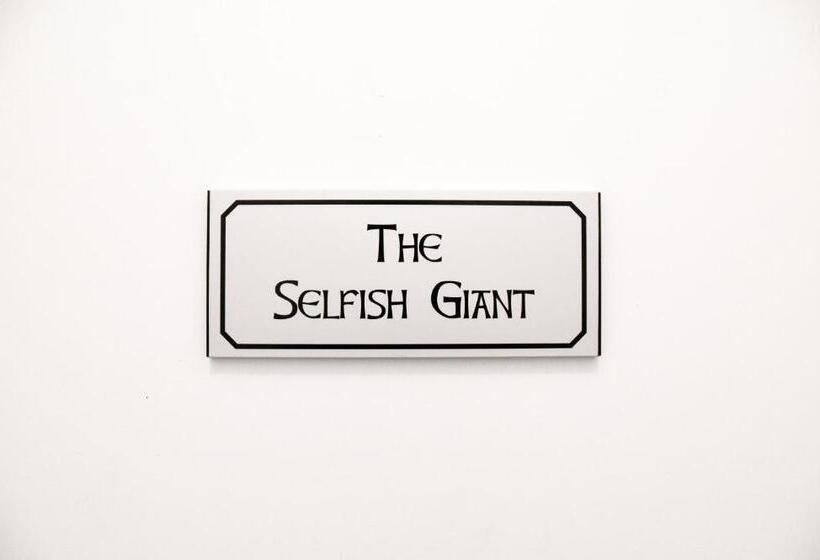 חדר דלוקס צדדי נוף לים, The Strand Hotel, The Former Residence Of Oscar Wilde