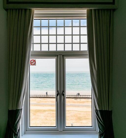 패밀리 룸 바다 전망, The Strand Hotel, The Former Residence Of Oscar Wilde