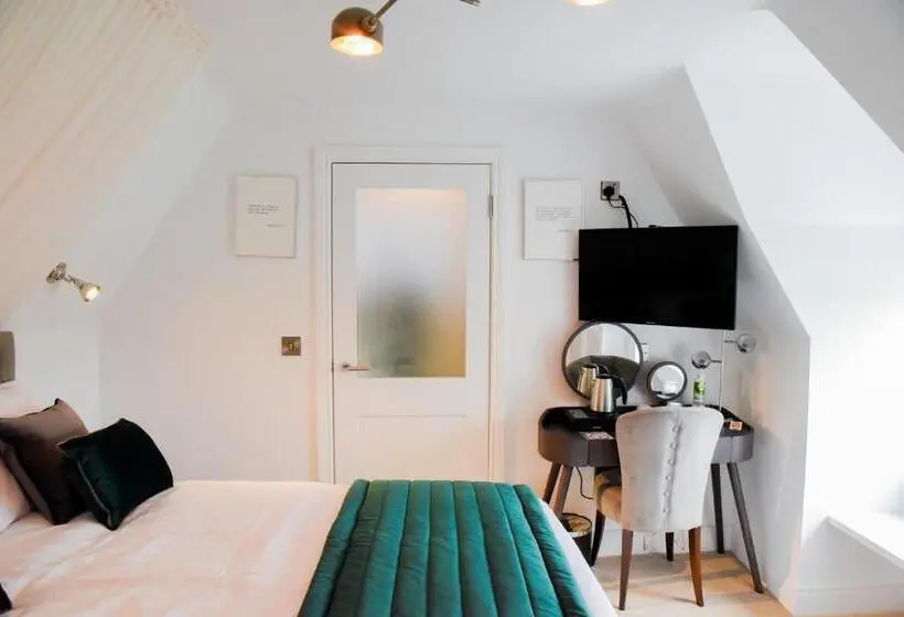 デラックスルーム, The Strand Hotel, The Former Residence Of Oscar Wilde