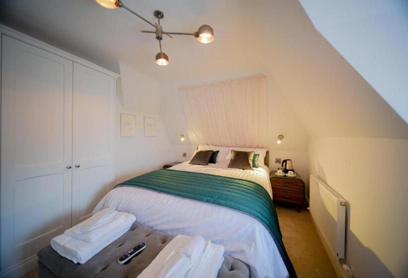 חדר סטנדרט נוף לים, The Strand Hotel, The Former Residence Of Oscar Wilde