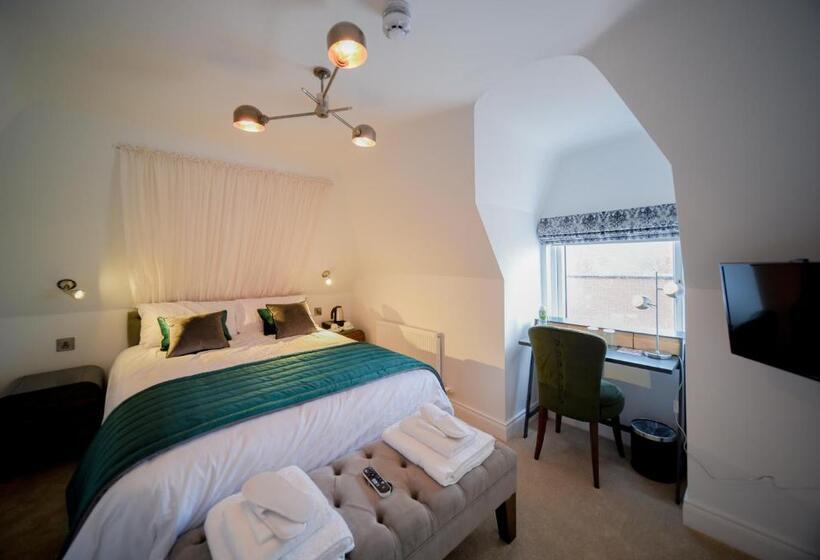 חדר סטנדרט נוף לים, The Strand Hotel, The Former Residence Of Oscar Wilde