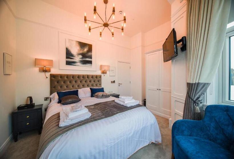 חדר דלוקס צדדי נוף לים, The Strand Hotel, The Former Residence Of Oscar Wilde