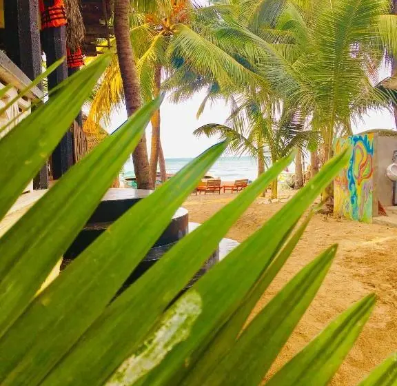 スタンダードトリプルルーム, Shashini Beach Resort