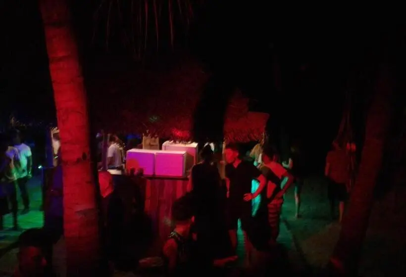 スタンダードトリプルルーム, Shashini Beach Resort