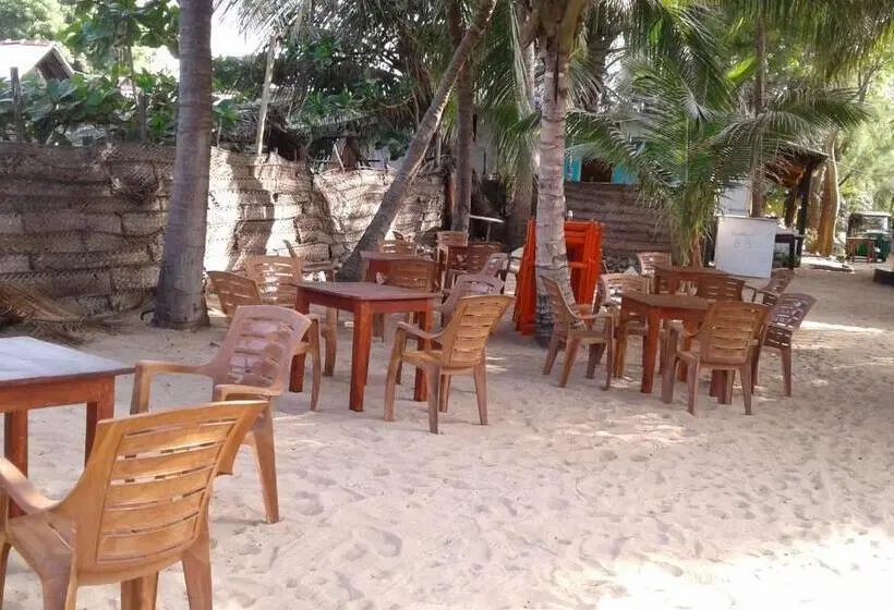 バルコニー付きデラックスルーム, Shashini Beach Resort