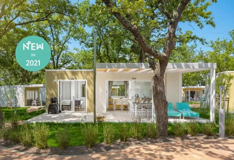 トレーラーヴィラ, Camping Ulika Mobile Homes Naturist