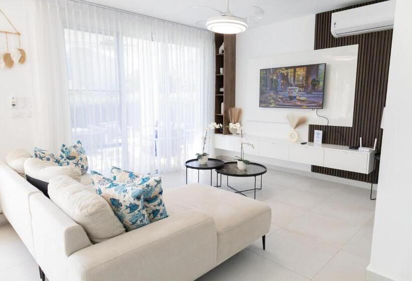 خانه 4 خوابه, Ka Romana Residences