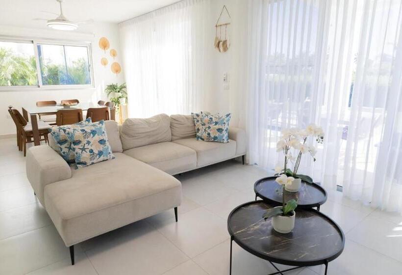 خانه 4 خوابه, Ka Romana Residences