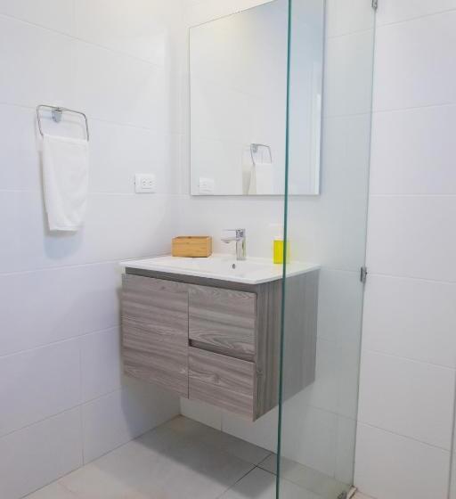 خانه 4 خوابه, Ka Romana Residences