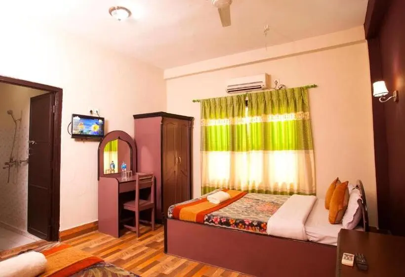 اتاق لوکس با چشمانداز باغ, Sauraha Resort
