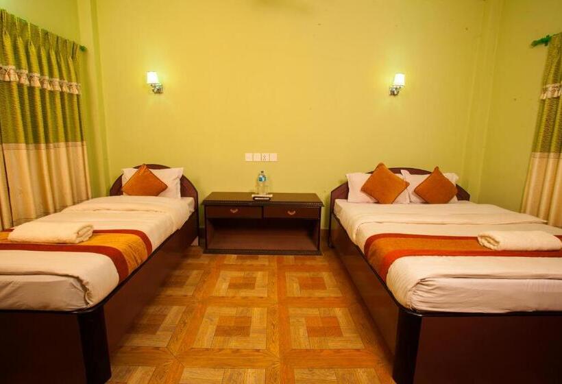 اتاق لوکس با چشم‌انداز باغ, Sauraha Resort