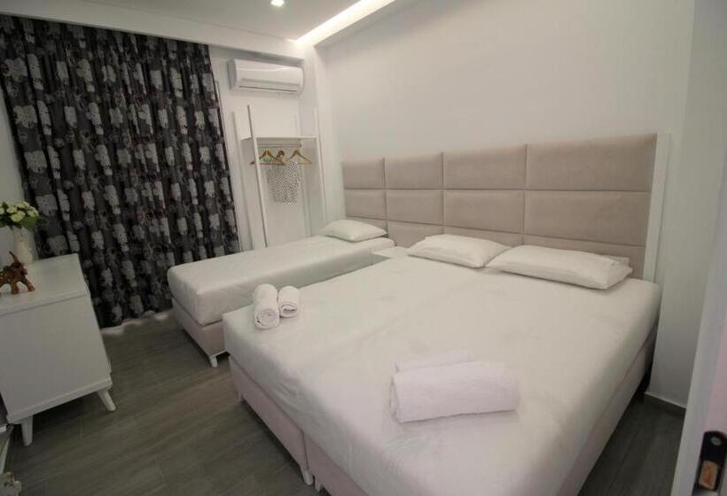 Chambre Triple Deluxe, Edina by Hp Hotel