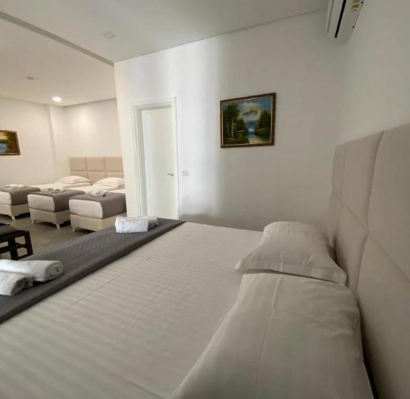 Chambre Familiale Vue Montagne, Edina by Hp Hotel