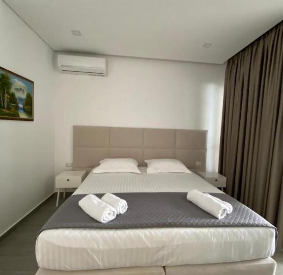 Chambre Familiale Vue Montagne, Edina by Hp Hotel