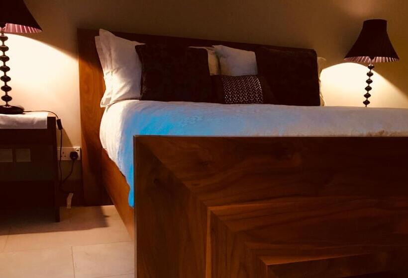 غرفة قياسية مطلّة علي الحديقة, Park View