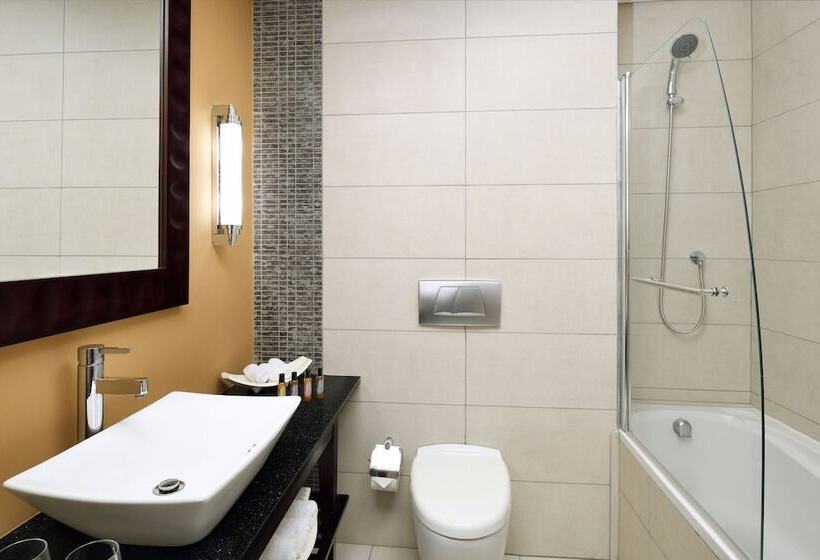 اتاق استاندارد با 2 تخت دوبل, Accra Marriott