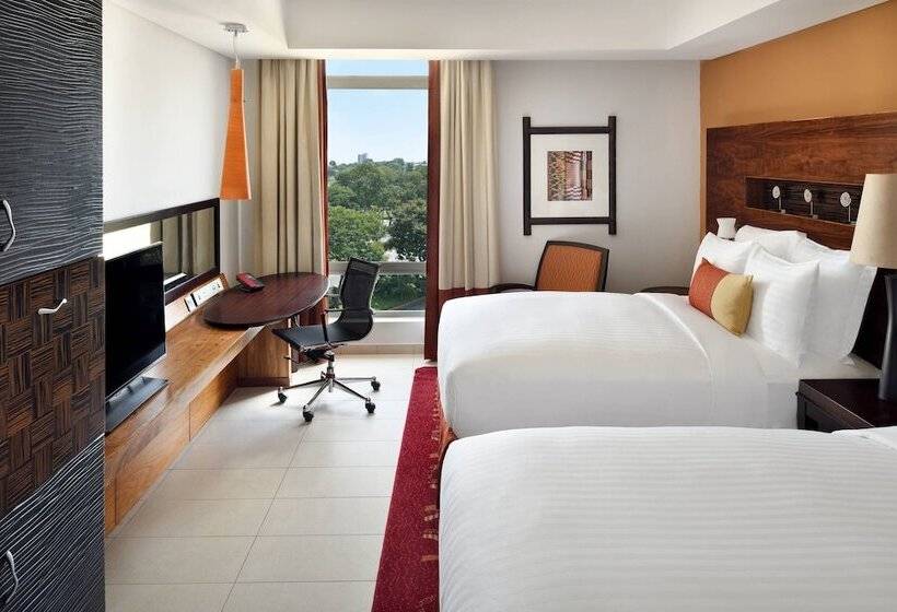 스탠다드 룸 더블 침대 2개, Accra Marriott