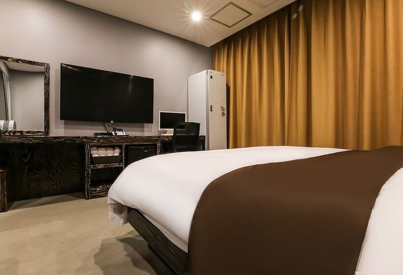 Quarto Deluxe, Gongju Maru