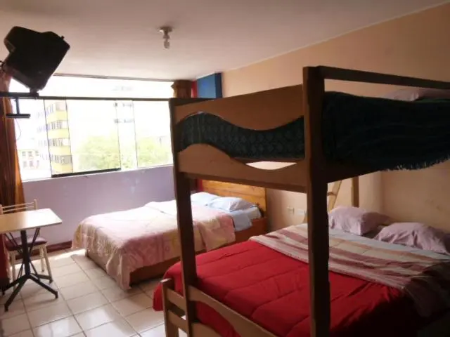 اتاق استاندارد چهار تخته, Hospedaje Centro