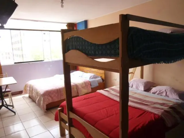 اتاق استاندارد چهار تخته, Hospedaje Centro