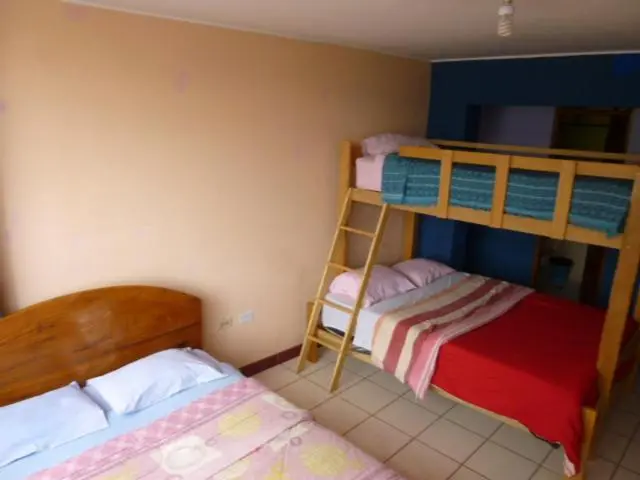 اتاق استاندارد چهار تخته, Hospedaje Centro