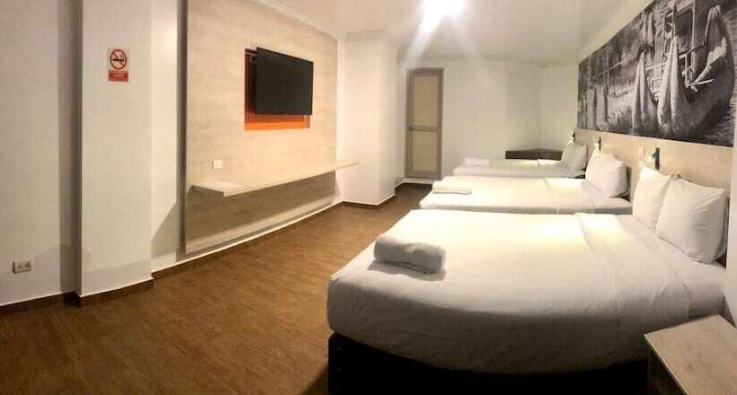 غرفة قياسية ثلاثية, María Luisa