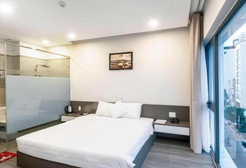 اتاق لوکس با چشم‌انداز دریا, The Shann Hotel Danang