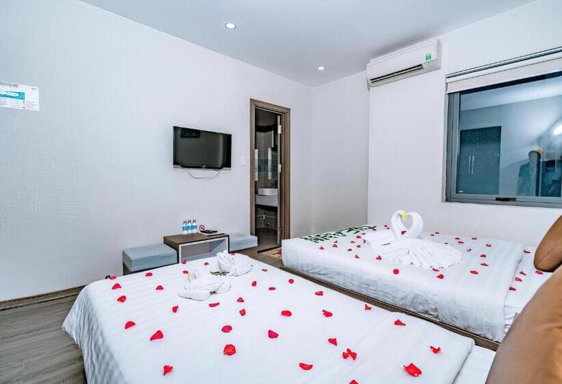 اتاق لوکس سه تخته, The Shann Hotel Danang