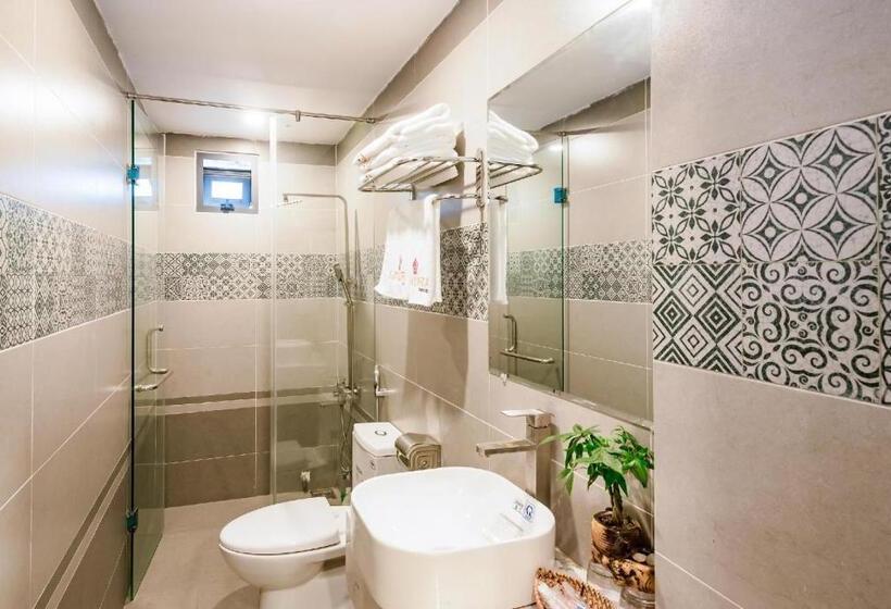 اتاق لوکس سه تخته, The Shann Hotel Danang