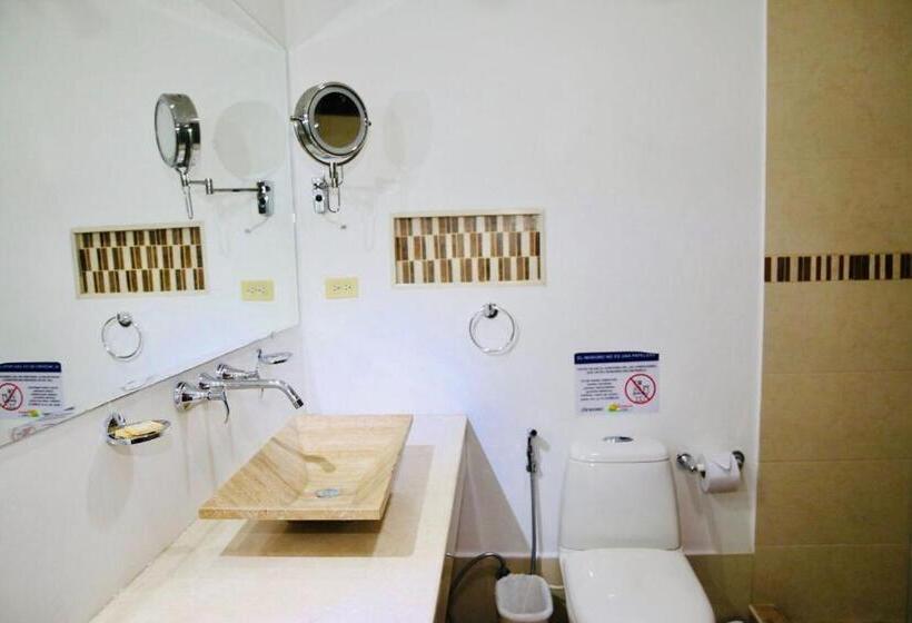 סוויטה, Yivinaca