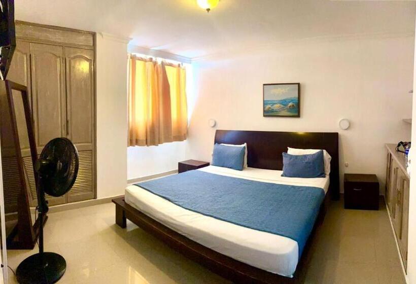 חדר דלוקס, Yivinaca