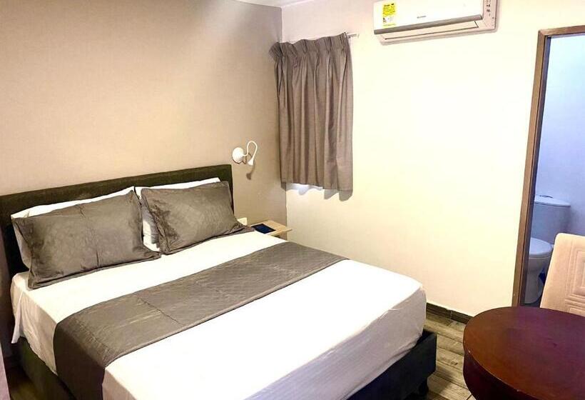 חדר דלוקס, Yivinaca