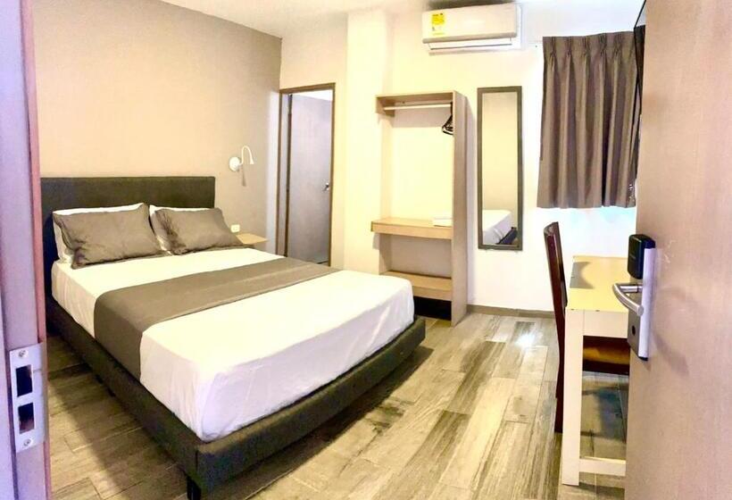 חדר דלוקס, Yivinaca