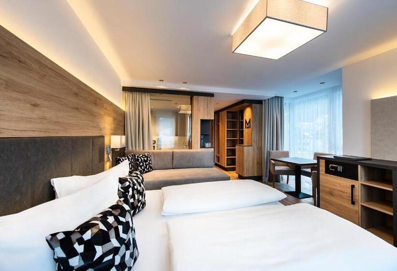 חדר סטנדרט לשלושה עם מרפסת, Modern Mountain