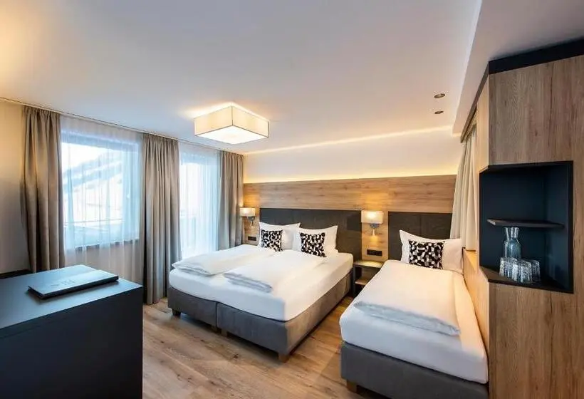 Standard Kolmen Hengen Huone Parveke, Modern Mountain
