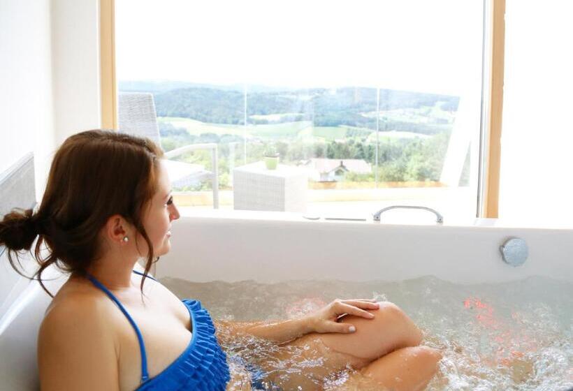 סוויטה עם ג'קוזי, Thula Wellnesshotel Bayerischer Wald