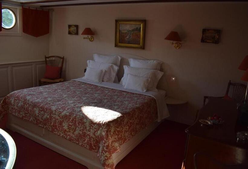 Deluxe room with river view, Aurora