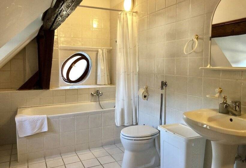 スーペリアールーム, The Houses Of History  Anno 1830